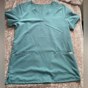 Figs Casma Three-Pocket Scrub Top